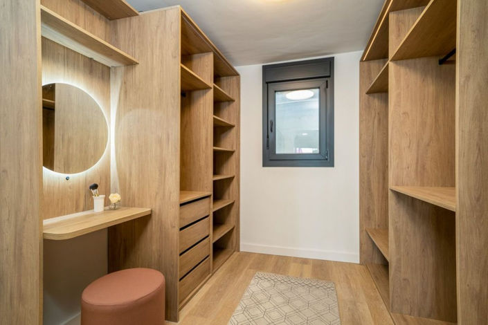 Image No.12-4 Bed House for sale