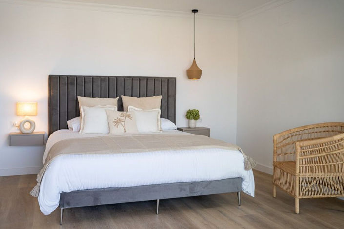 Image No.8-4 Bed House for sale