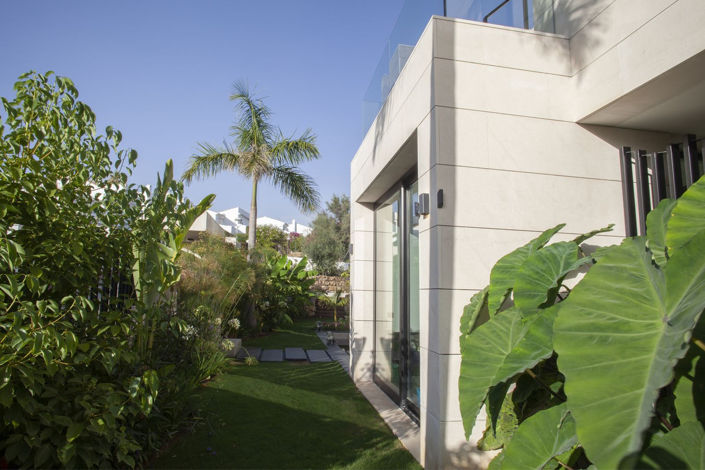 Image No.20-7 Bed House for sale