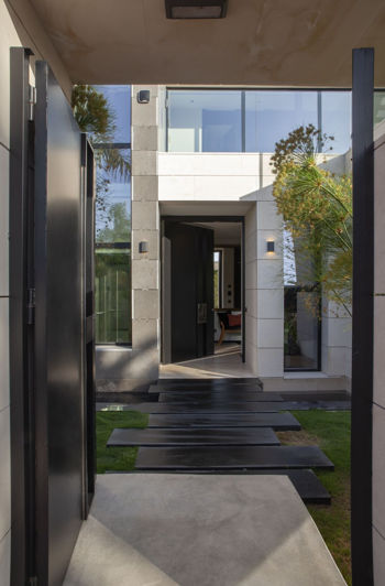 Image No.30-7 Bed House for sale