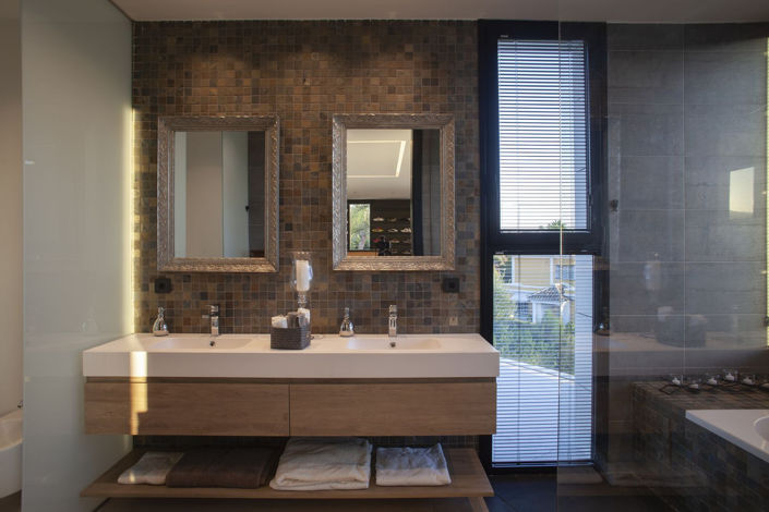 Image No.38-7 Bed House for sale