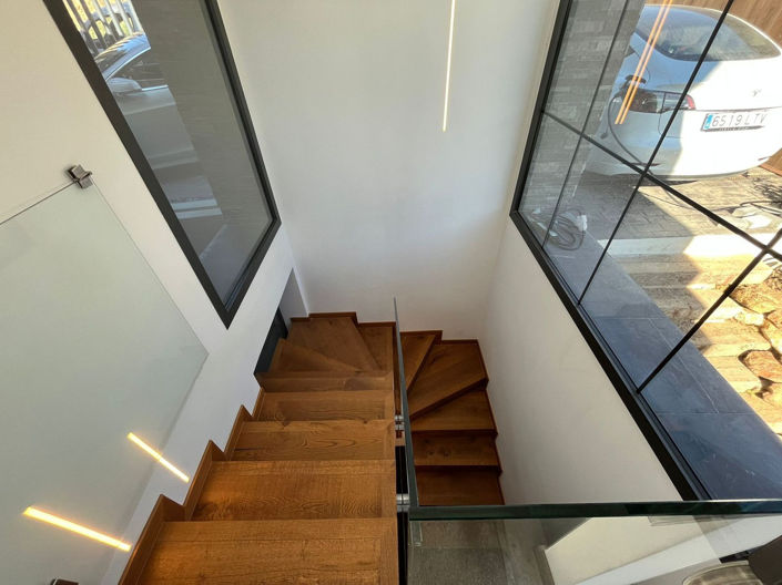 Image No.20-5 Bed House for sale