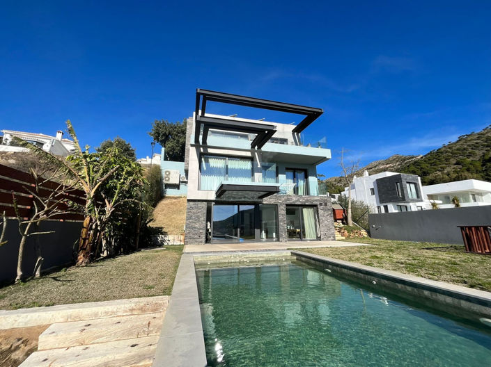 Image No.3-5 Bed House for sale