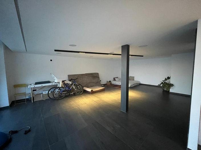 Image No.31-5 Bed House for sale