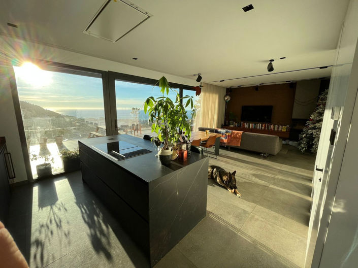 Image No.5-5 Bed House for sale