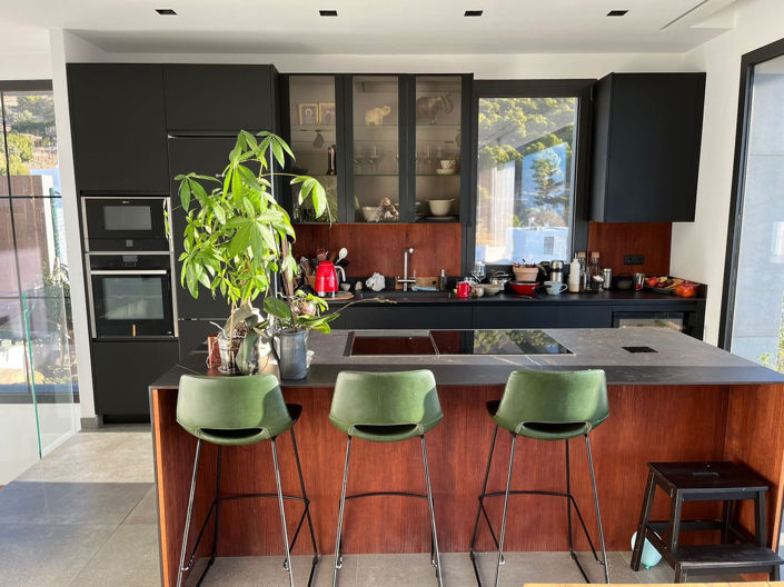 Image No.7-5 Bed House for sale