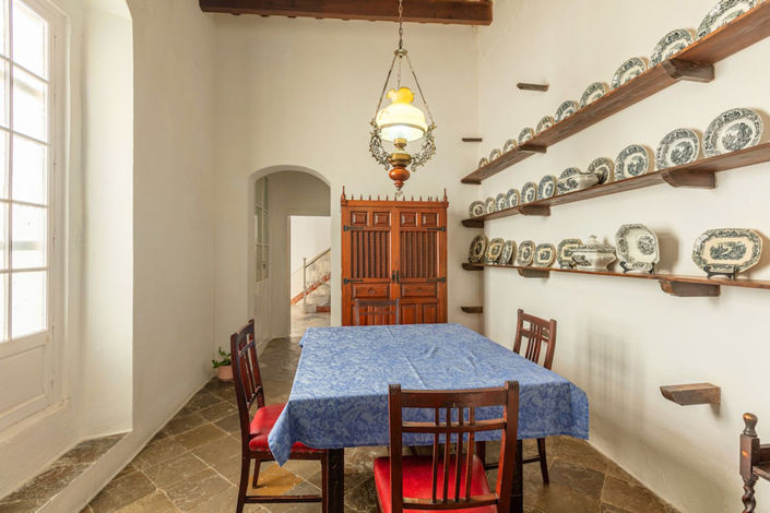 Image No.18-20 Bed House for sale