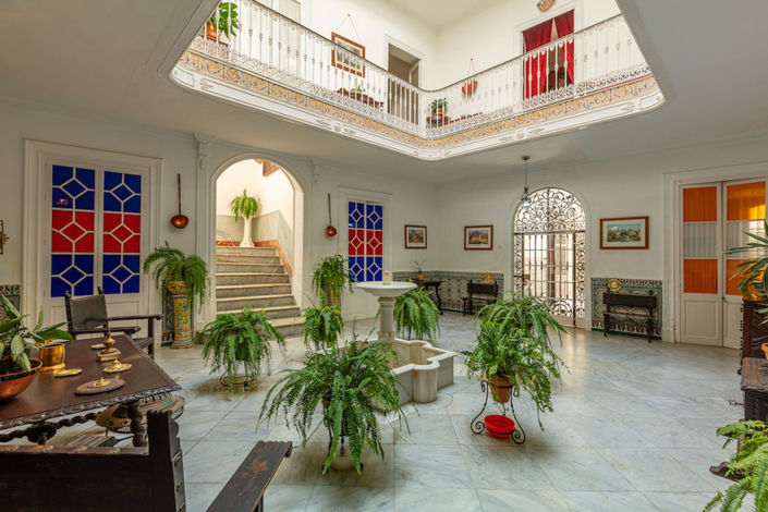 Image No.3-20 Bed House for sale