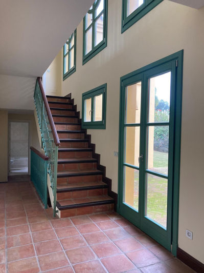 Image No.17-6 Bed House for sale