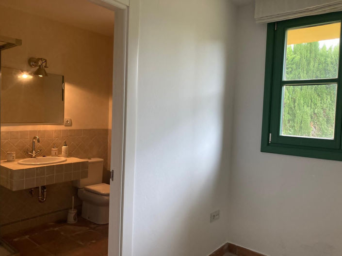 Image No.51-6 Bed House for sale