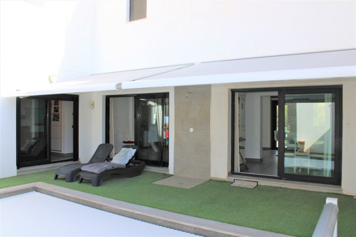 Image No.16-6 Bed House for sale