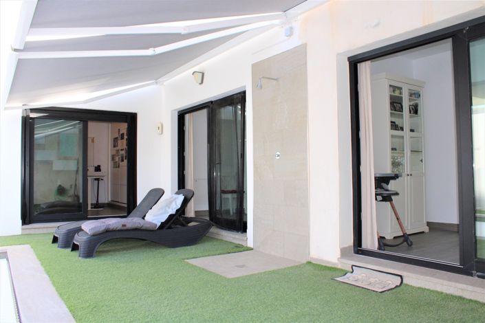 Image No.21-6 Bed House for sale