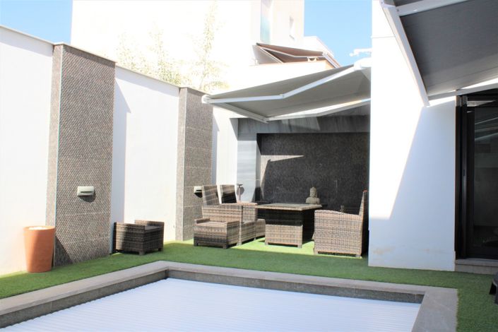 Image No.22-6 Bed House for sale