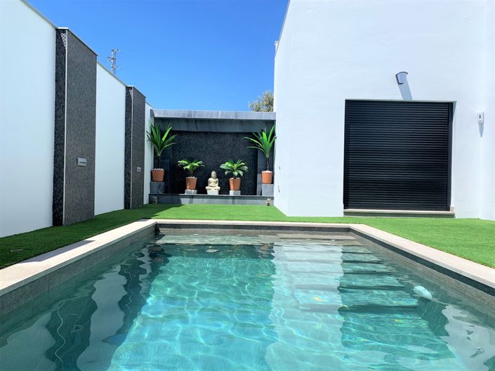 Image No.3-6 Bed House for sale