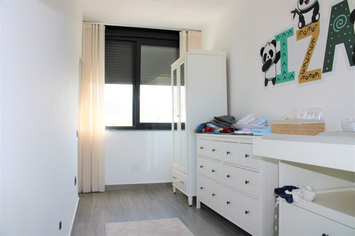 Image No.33-6 Bed House for sale