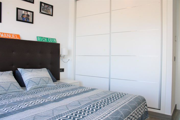 Image No.37-6 Bed House for sale