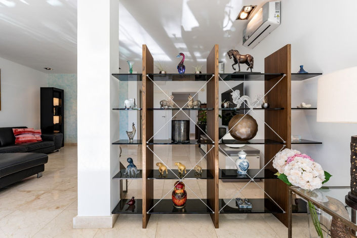 Image No.12-4 Bed House for sale