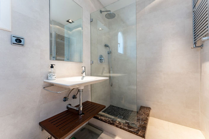 Image No.15-4 Bed House for sale