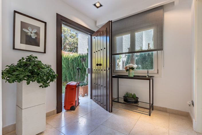 Image No.30-4 Bed House for sale