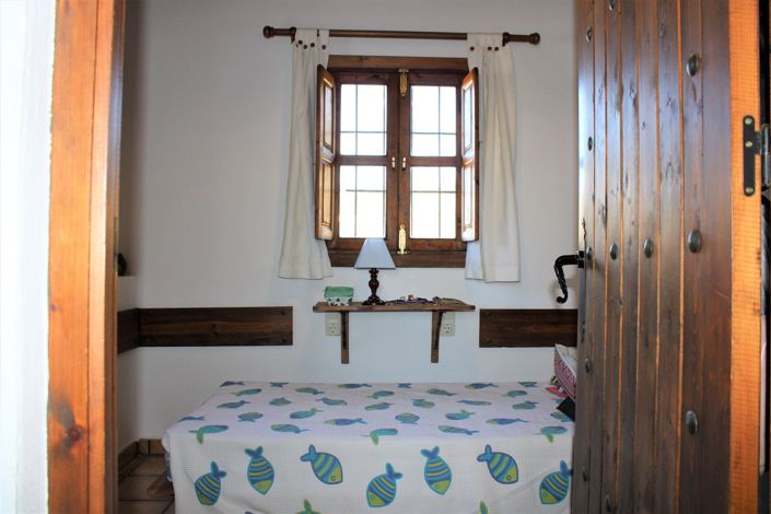 Image No.10-3 Bed House for sale