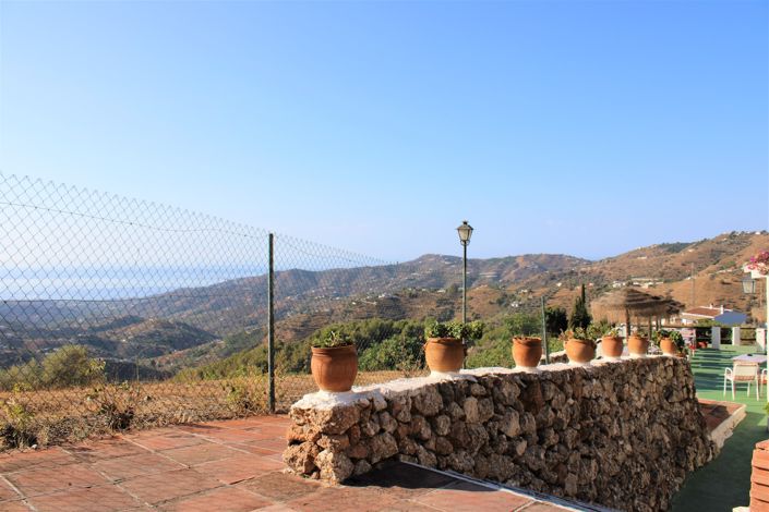 Image No.19-3 Bed House for sale