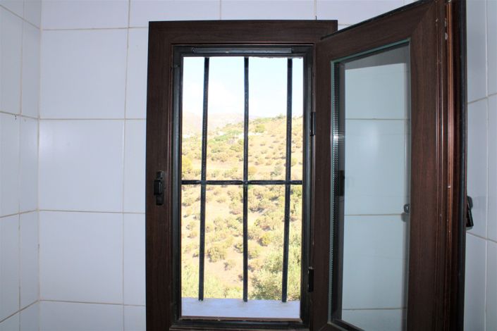 Image No.24-3 Bed House for sale