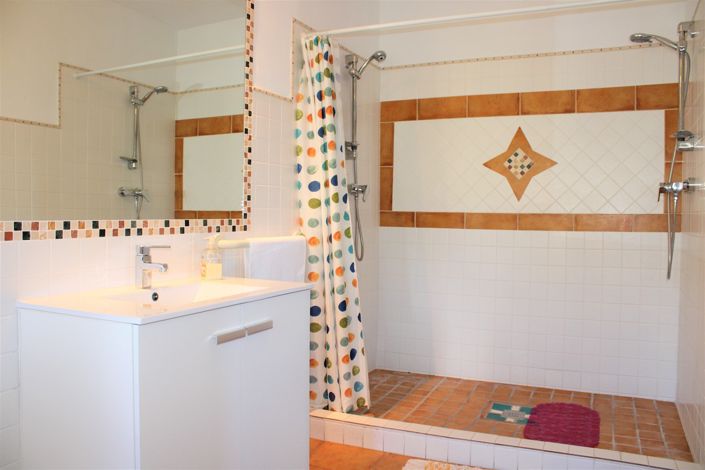 Image No.37-3 Bed House for sale