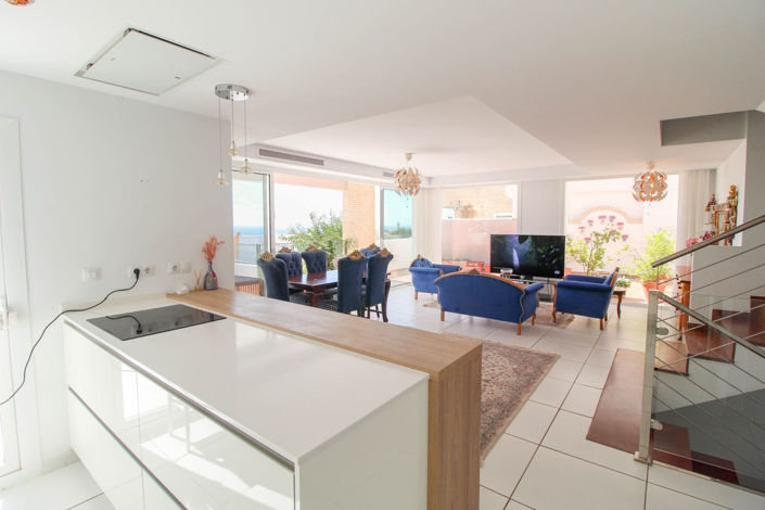 Image No.15-4 Bed House for sale