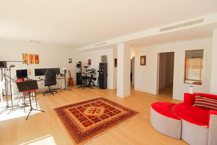 Image No.19-4 Bed House for sale