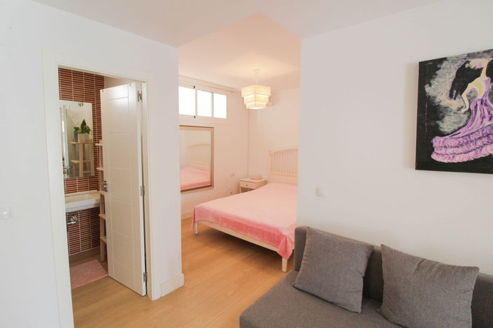 Image No.23-4 Bed House for sale