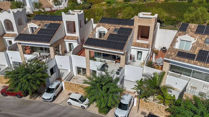 Image No.3-4 Bed House for sale