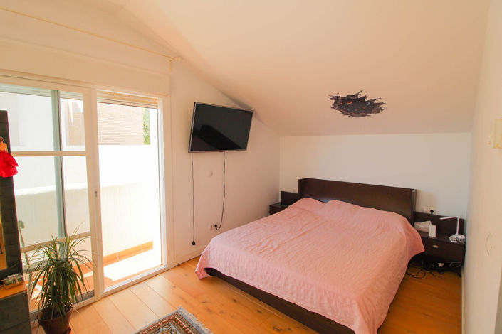 Image No.38-4 Bed House for sale