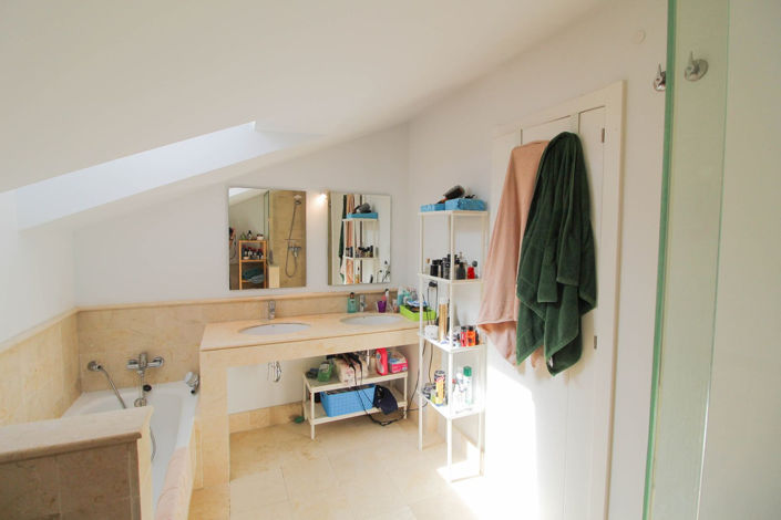 Image No.42-4 Bed House for sale