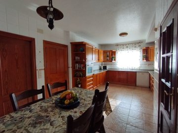 39681382-374f-4ded-a25f-d256558b2676