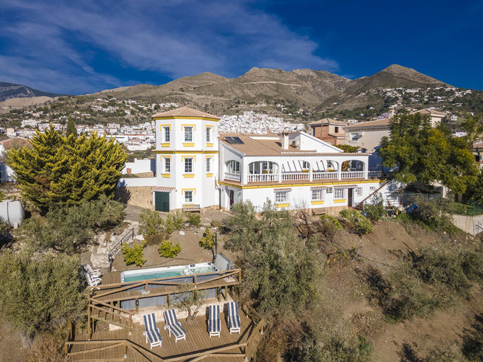 Image No.2-4 Bed Villa for sale