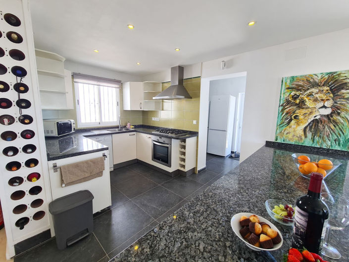 Image No.11-5 Bed House for sale