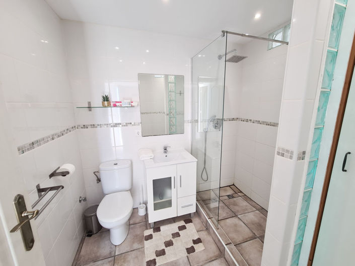 Image No.21-5 Bed House for sale