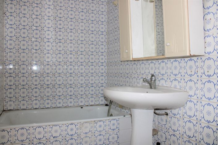 Image No.18-4 Bed House for sale