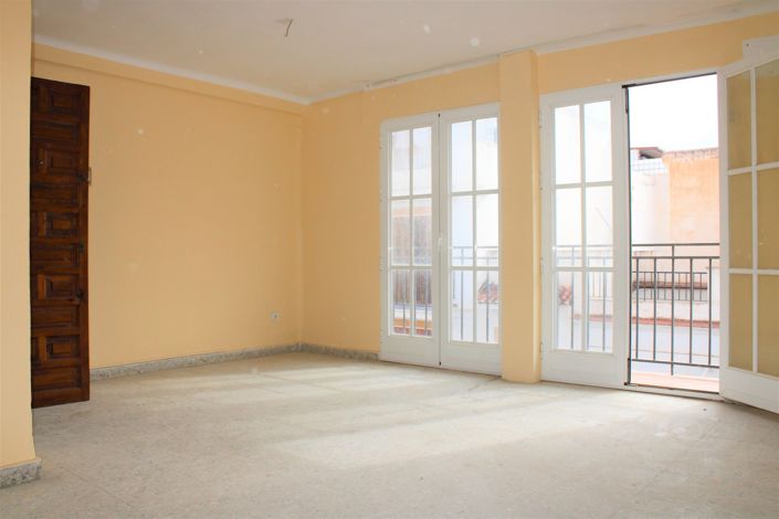 Image No.27-4 Bed House for sale