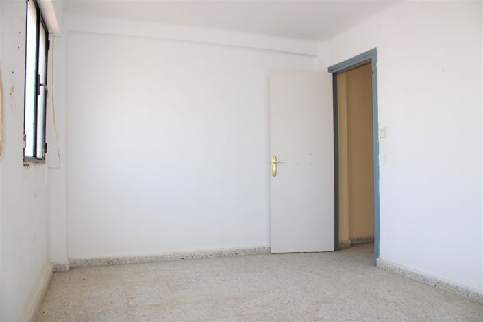 Image No.35-4 Bed House for sale