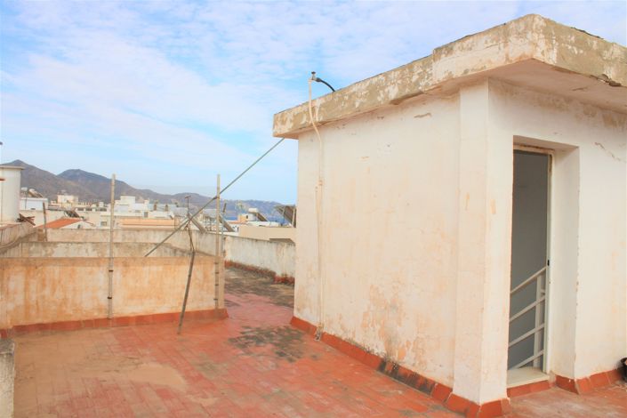 Image No.38-4 Bed House for sale