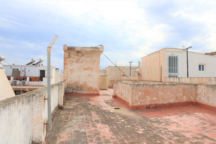 Image No.40-4 Bed House for sale