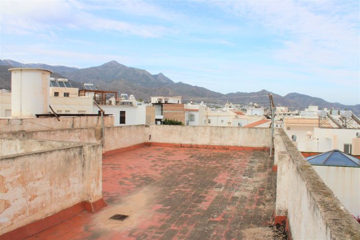 Image No.42-4 Bed House for sale