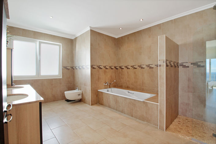 Image No.14-5 Bed House for sale