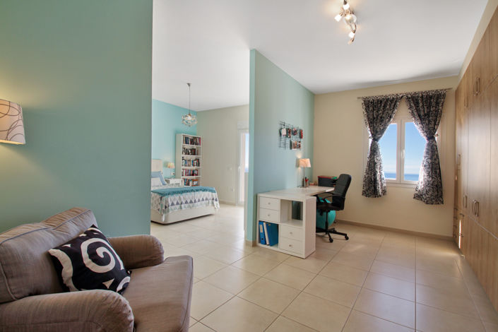 Image No.15-5 Bed House for sale