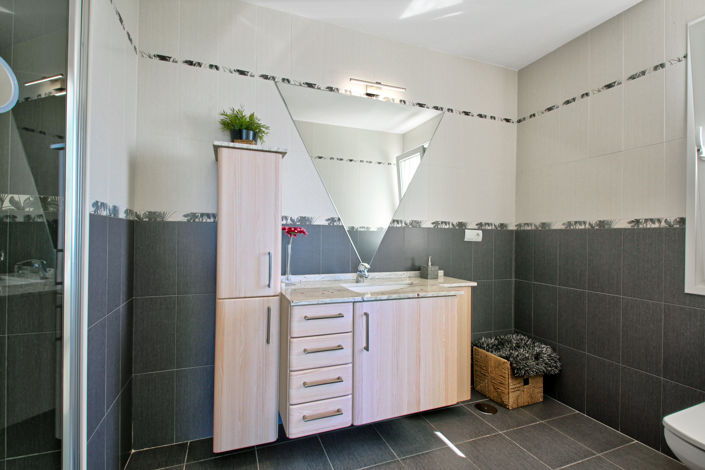 Image No.20-5 Bed House for sale