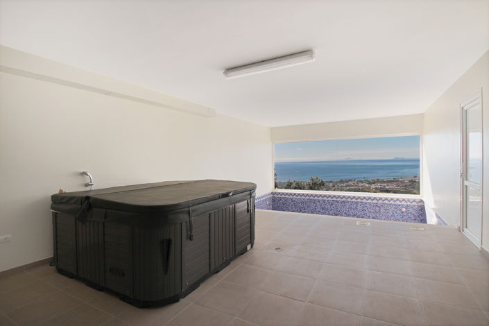 Image No.24-5 Bed House for sale