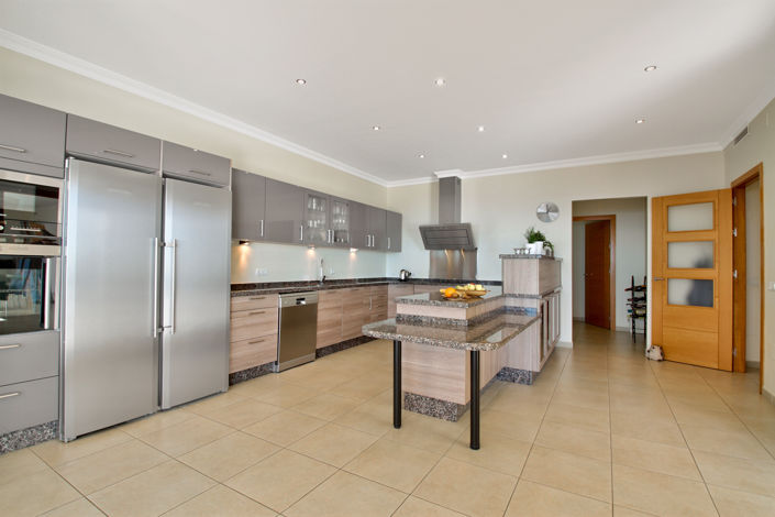 Image No.9-5 Bed House for sale