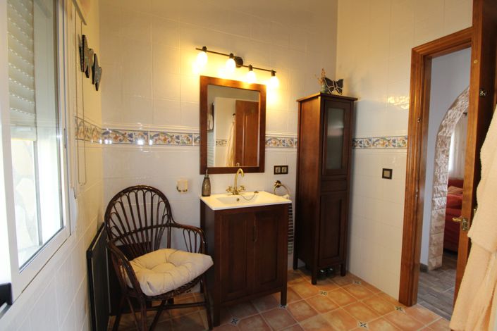 Image No.10-2 Bed House for sale