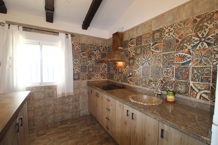 Image No.12-2 Bed House for sale